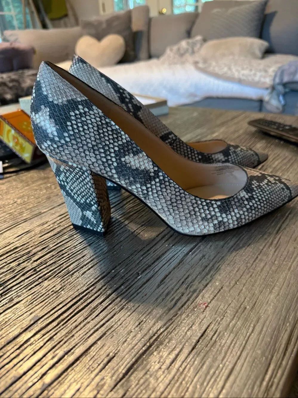 Vince Camuto Candera Snake Embossed Triangle Block Heel Pump sz 11 NWT